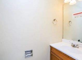 1141 Pin Oak Trl, Aurora, IL 60506