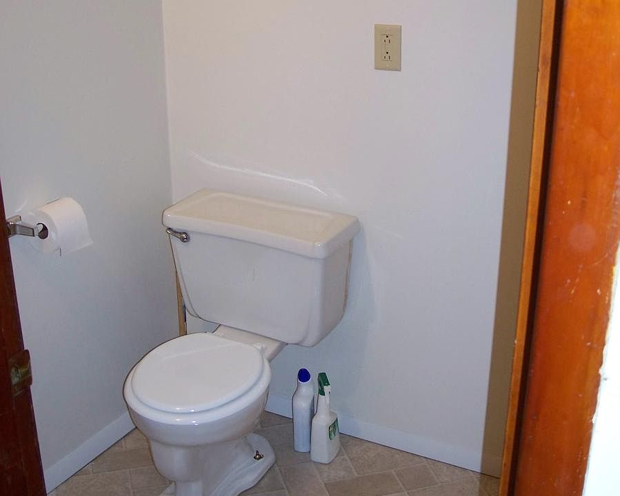 2nd image of 1010 Stark St Floor 2