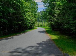 22 Mountain Spgs, Canton, CT 06019