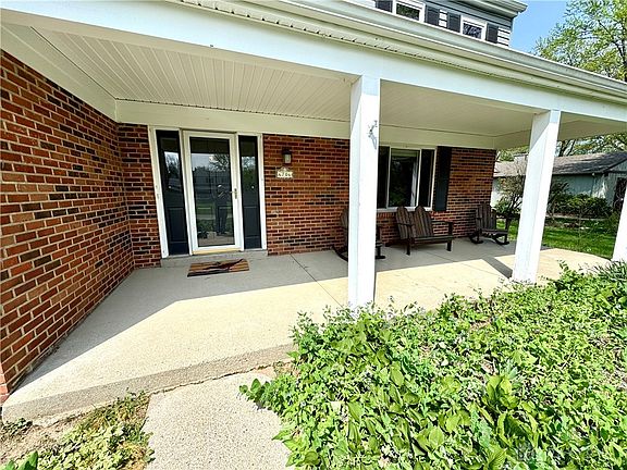 2nd image of 6706 Coachlight Way