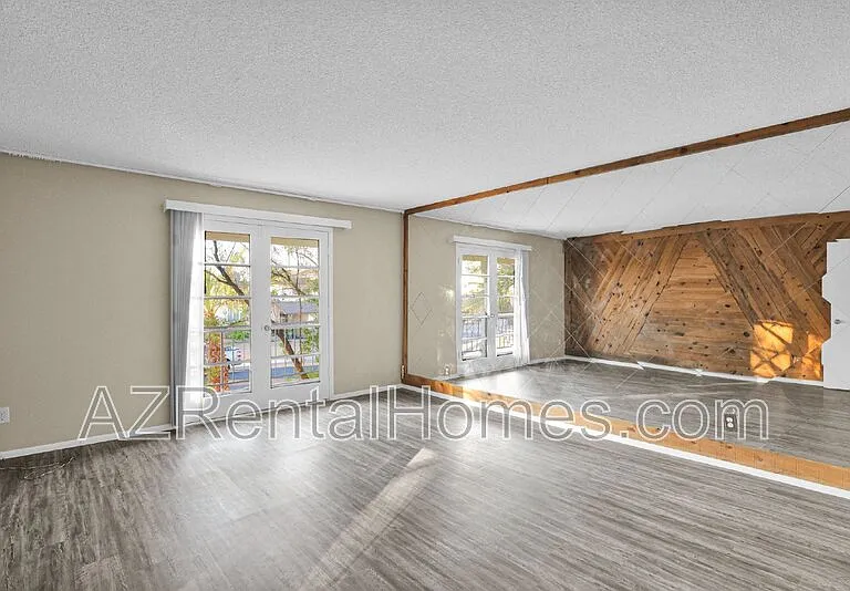 966 E La Jolla Dr — Photo 16