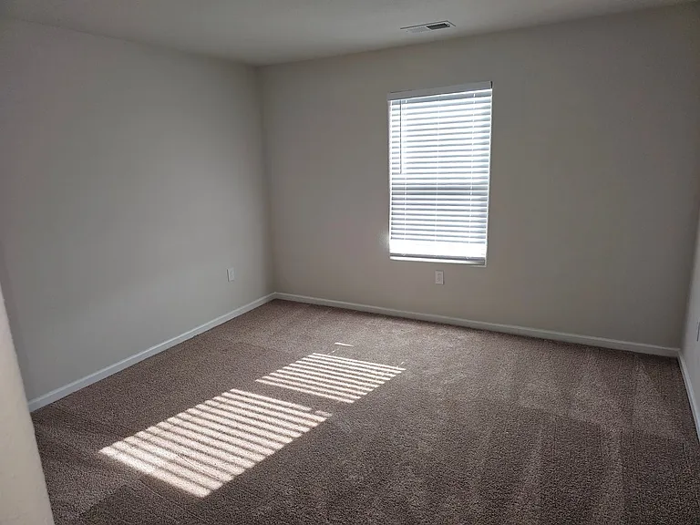 524 Hawley St — Photo 36