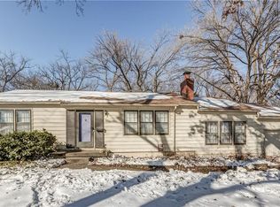 8838 Hemlock Dr, Overland Park, KS 66212
