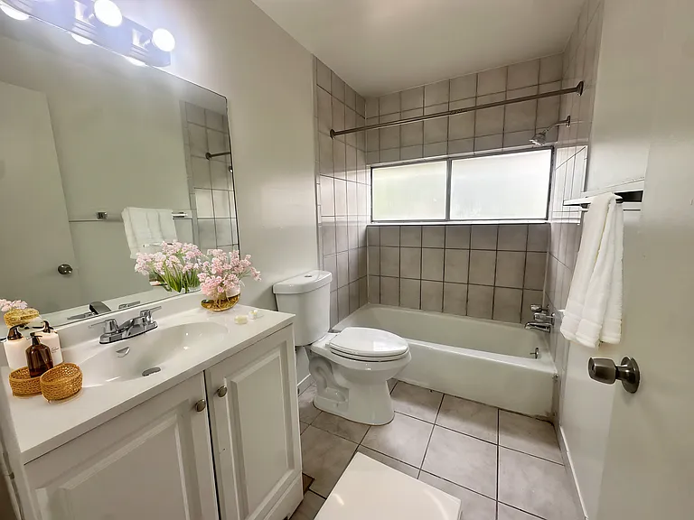 951 N Redwood Rd — Photo 16