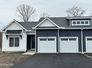 17 Kelts Farm Rd, Schenectady, NY 12309