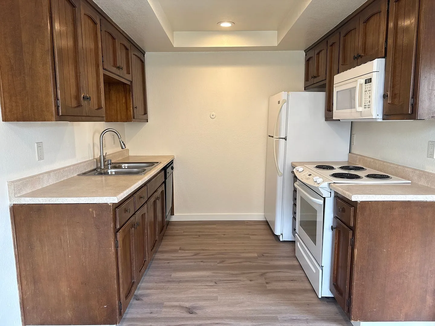163 Glover Ave — Photo 4