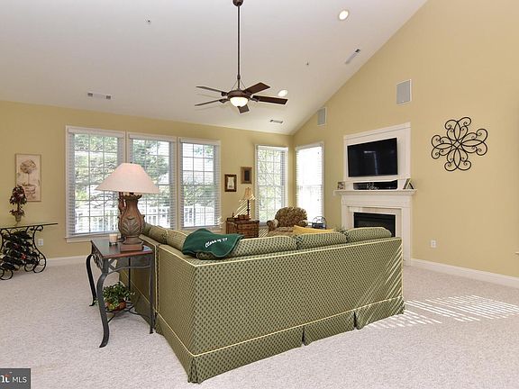 4th image of 45 Willow Oak Ave Unit D