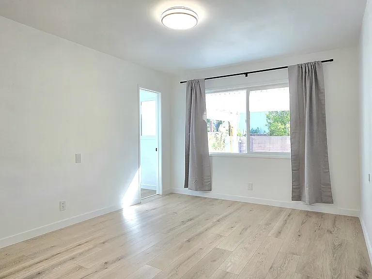 329 Orange St — Photo 10
