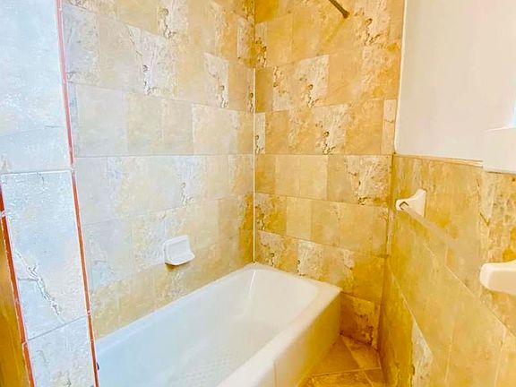 3rd image of 515 Washington Ave #1R