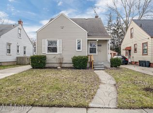 20220 Elkhart St, Harper Woods, MI 48225