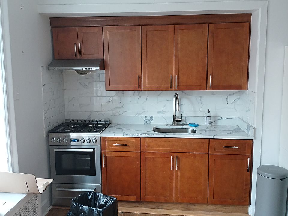1st image of 252 E 7th St #1B