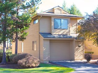 36 Fairway Village Ln #17832, Bend, OR 97707