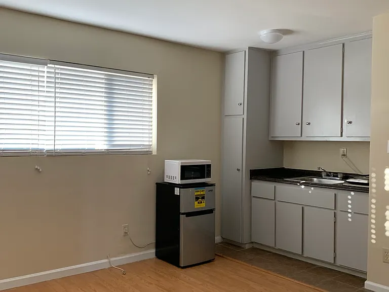 3653 Veteran Ave #5 — Photo 3