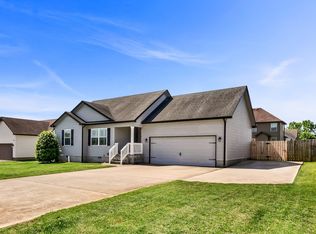 584 Tracy Ln, Clarksville, TN 37040