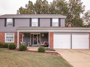12 Carriage Way E, Saint Peters, MO 63376