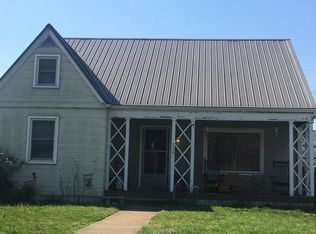 705 6th St, Saint Marys, WV 26170