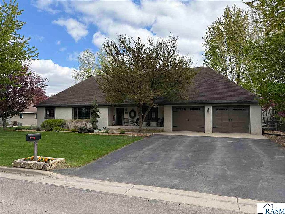 1st image of 5 Whitney Ln