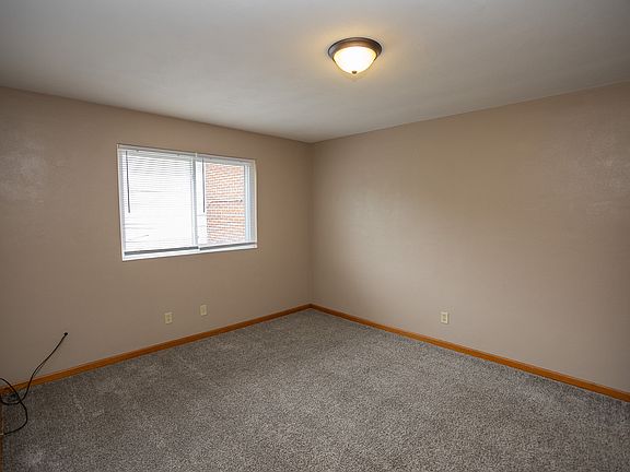 5th image of 1002 E Capitol Ave #10