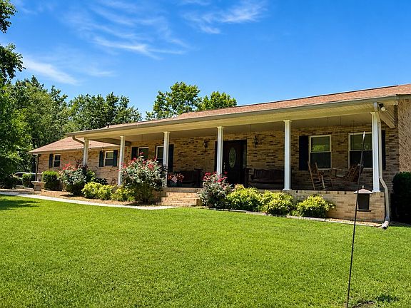 3rd image of 509 Chestuee Rd NE