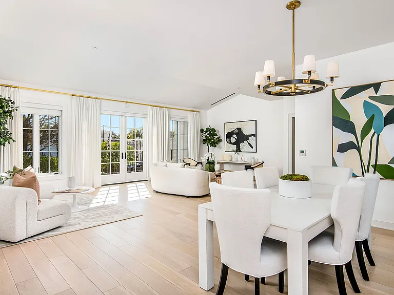 The Residences at Palisades Village — Photo 9