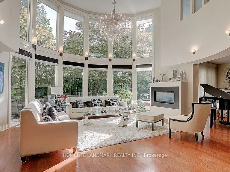 35 Gardiner Rd E — Photo 8