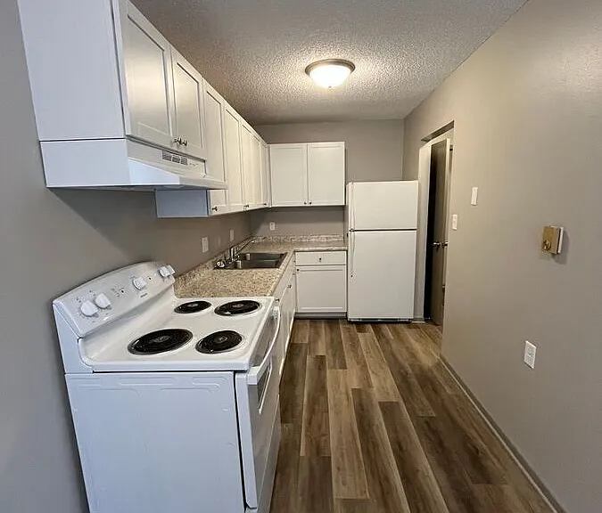 406 4th St SE #6B — Photo 1