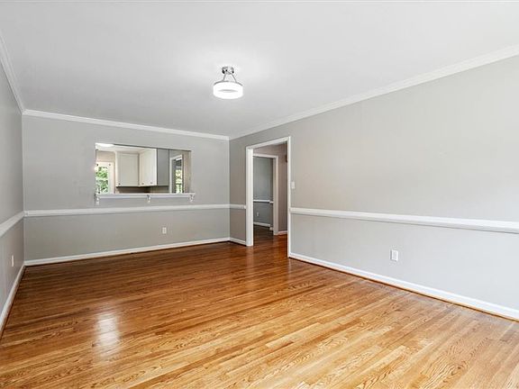 5th image of 51 Huxley Pl