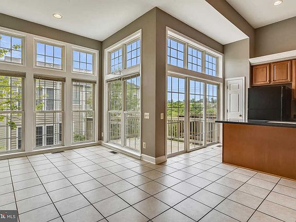 3rd image of 2403 Brookmoor Ln