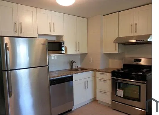 3 bed, $6,300 — Photo 3