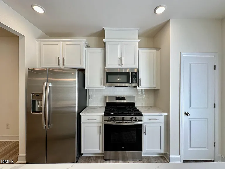 947 Kensley Grove Ln — Photo 11