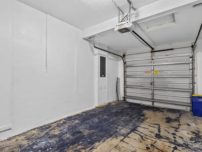 8103 Bellagio Ln — Photo 3