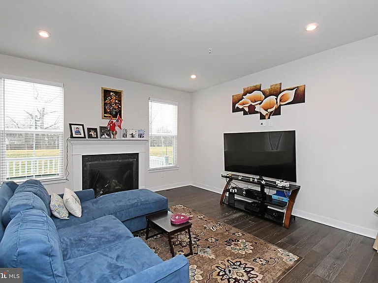 500 Sterling Dr — Photo 18