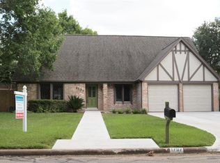 1707 Willow Dr, Richmond, TX 77469