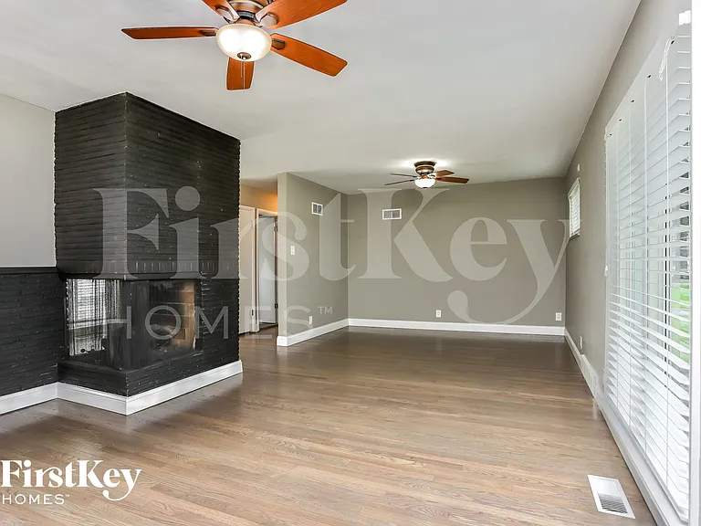 11862 Kramper Ln — Photo 4