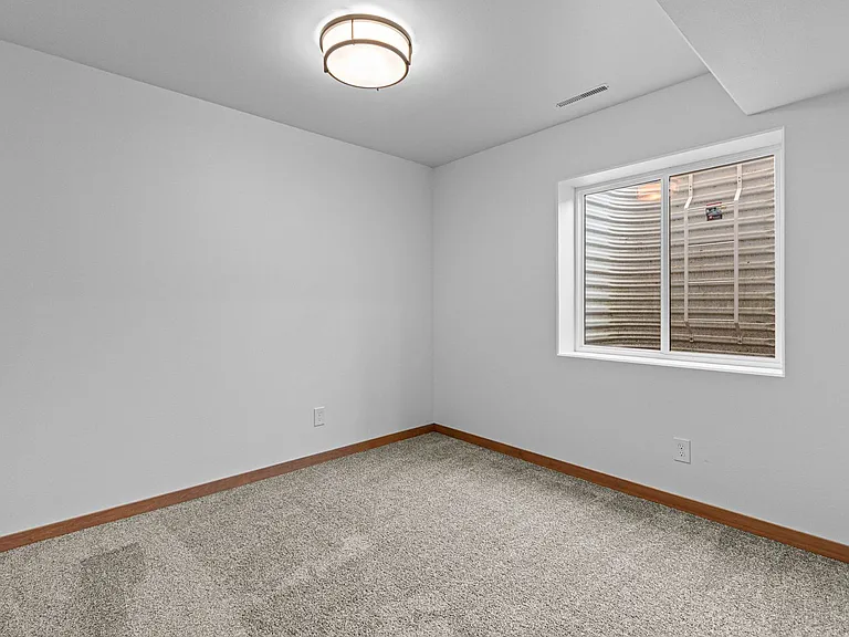 630 Catherine Dr — Photo 26