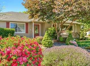 1100 Circlewood Ct, Central Pt, OR 97502