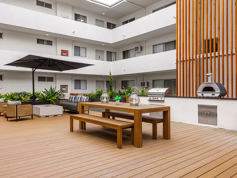 West Brent Apartments — Photo 33