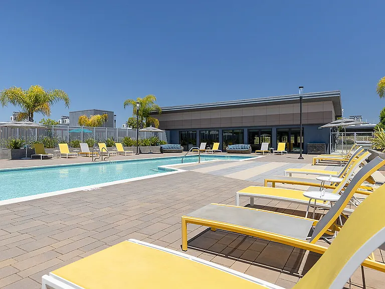 Mylo Santa Clara — Photo 44