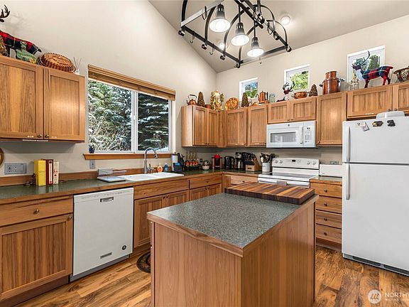 5th image of 25813 Bridle Lane