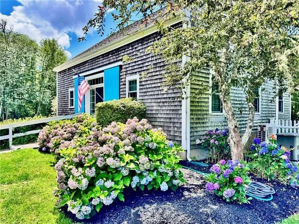 47 Peckham Rd, Little Compton, RI 02837
