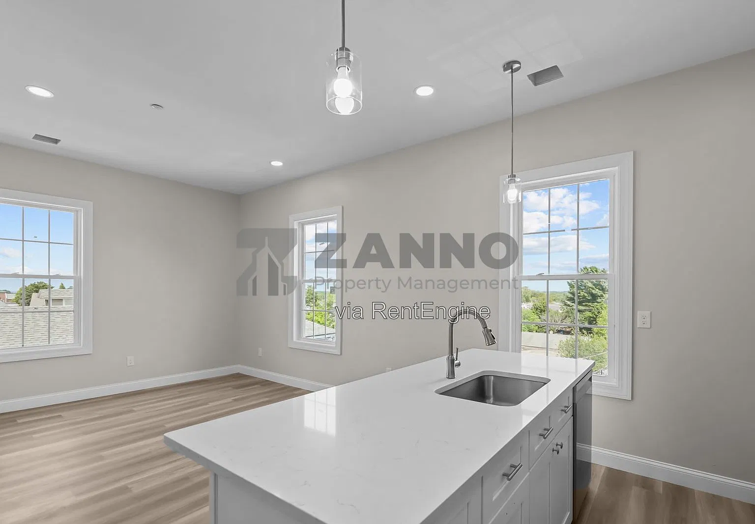 2 bed, 1.0 bath, 721 sqft, $2,350 — Photo 3