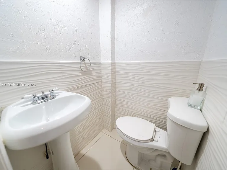 1678 SW 11th St #1 — Photo 9
