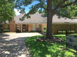 124 Oak Hollow Ct S, Azle, TX 76020