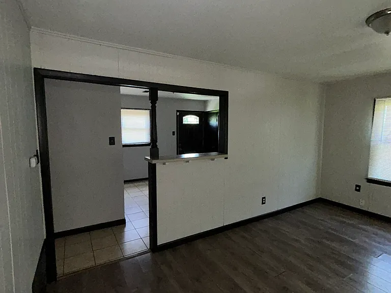 12 Agnes Dr — Photo 3