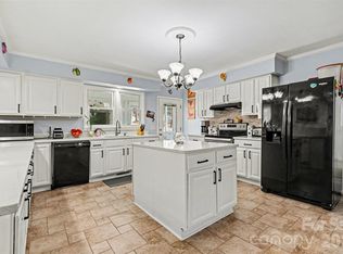 135 Old Gregory Ln, Lancaster, SC 29720