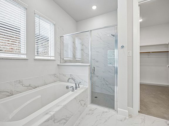 5th image of 826 Marathon Ct
