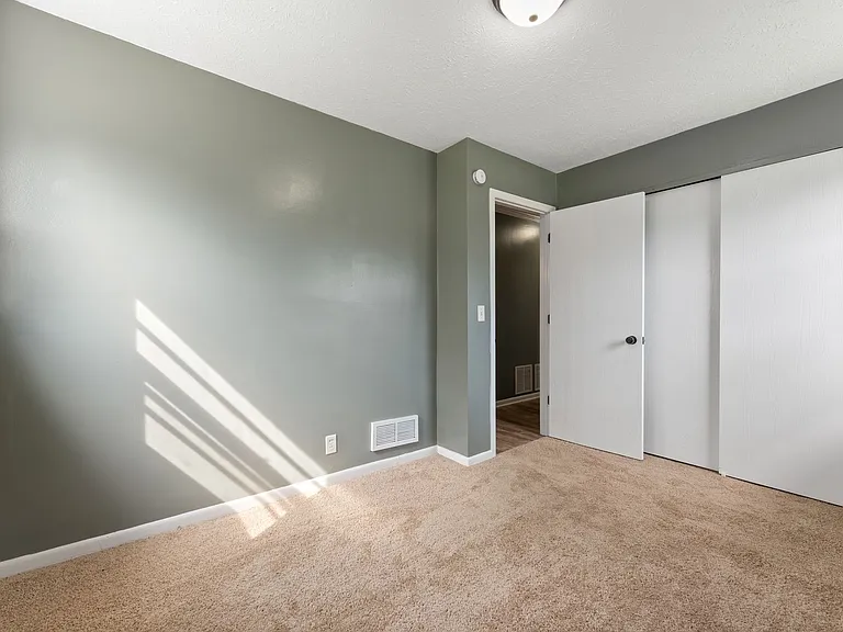 4655 Curtis Ave — Photo 12