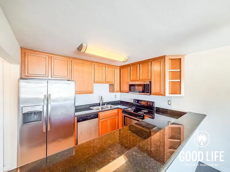 2 bed, 2.0 bath, 891 sqft, $2,650 — Photo 2
