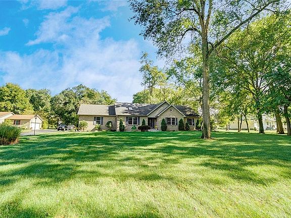 2nd image of 2541 Ramona Ln