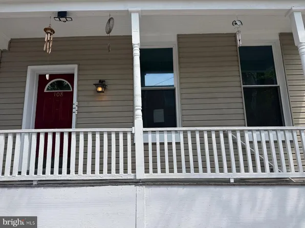 108 N George St, Pottsville, PA 17901